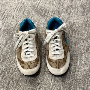 Coach Low-Top Signature Sneakers in Tan, White & Teal Size 9M